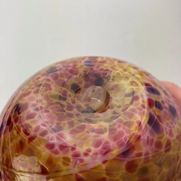 Vase tortoise Swirl hand Blown signed Art Glass Bowl round 4.5 in tall - Picture 8 of 11